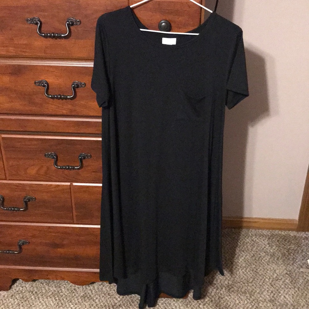 Medium solid black LulaRoe Carly dress